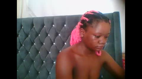 LOYCE online show from December 2025 07:15:02 AM