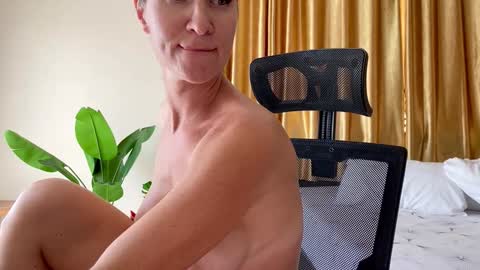 Kate  stream  1200 pm -800 pm UTC 7 online show from February 2025 07:41:01 AM