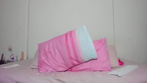 Krystel online show from December 2024 01:39:01 PM