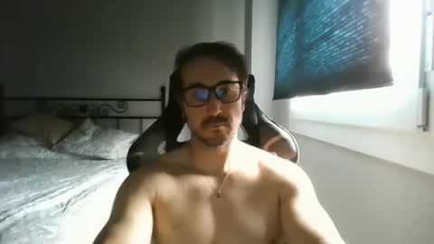 hotman_40_ online show from June 2026 09:03:01 AM