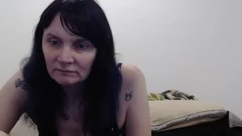 hotmodel1984 online show from January 2026 02:17:01 AM