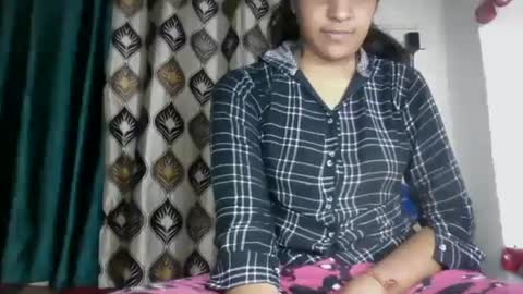Snapshot of hotnsweetindian chatting on December 2024 01:30:02 PM lola online show from December 2024 01:30:02 PM