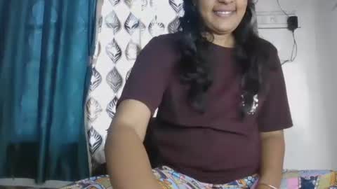 Snapshot of hotnsweetindian chatting on September 2025 05:31:02 AM lola online show from September 2025 05:31:02 AM