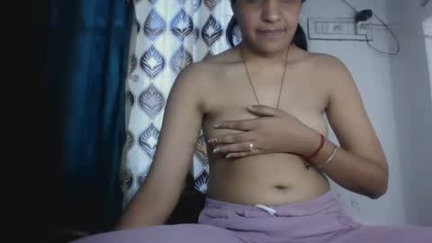 Snapshot of hotnsweetindian chatting on April 2026 05:30:01 AM lola online show from April 2026 05:30:01 AM