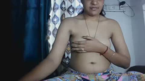 Snapshot of hotnsweetindian chatting on April 2026 07:09:01 AM lola online show from April 2026 07:09:01 AM
