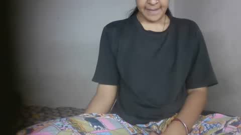 Snapshot of hotnsweetindian chatting on April 2026 04:08:02 AM lola online show from April 2026 04:08:02 AM