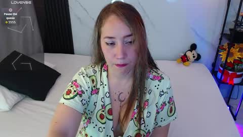 Snapshot of hotpawgmilf chatting on September 2025 03:01:01 AM Sussy Bloom  online show from September 2025 03:01:01 AM