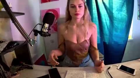 hotprincess2hot online show from December 2025 11:06:02 AM