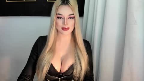 Snapshot of hotstellacumxxx chatting on December 2025 08:30:02 AM STELLA online show from December 2025 08:30:02 AM