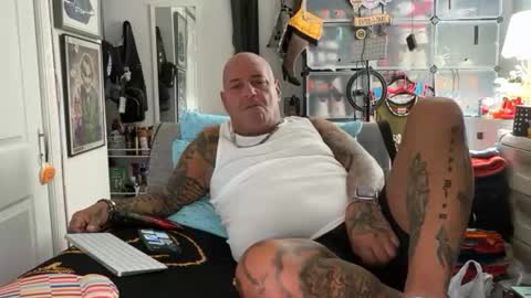 hotstuff775616 online show from November 2025 02:12:01 AM