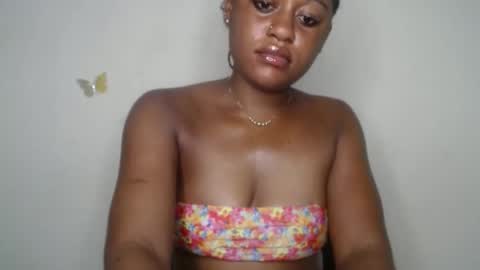 Snapshot of hottie_ebonie chatting on November 2025 11:18:01 PM Ella online show from November 2025 11:18:01 PM