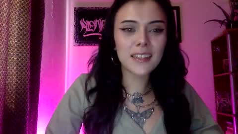 Snapshot of hottietat4u chatting on February 2025 04:48:01 PM Tat online show from February 2025 04:48:01 PM