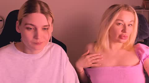 Nessie and Jessie online show from January 2025 09:20:01 PM