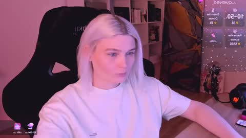 Nessie and Jessie online show from February 2025 03:20:02 PM