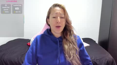 hottychrystal online show from March 2026 12:32:01 PM