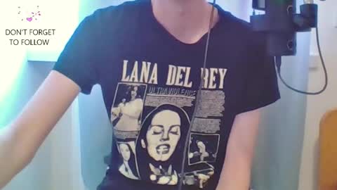 Snapshot of houdenni chatting on February 2025 08:22:02 AM twinkie online show from February 2025 08:22:02 AM