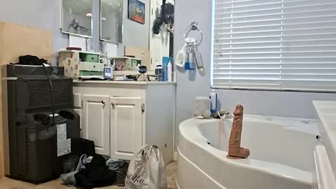 houndmeagain online show from November 2025 11:16:01 PM