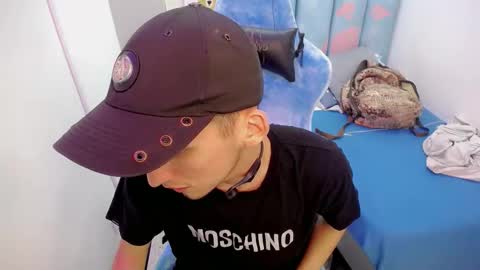 Snapshot of houston_bby_ chatting on February 2026 10:43:01 PM HOUSTON online show from February 2026 10:43:01 PM