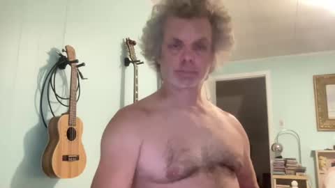 howlingatnothing online show from September 2025 01:20:02 AM