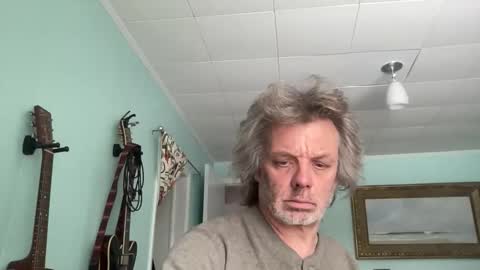 howlingatnothing online show from November 2025 02:42:02 PM