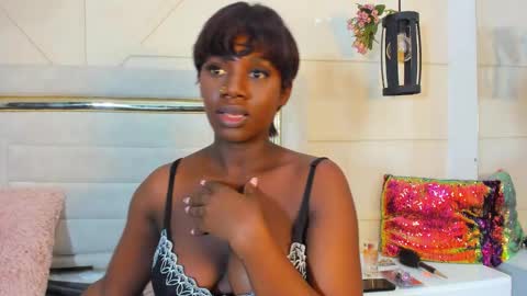 Snapshot of huddah_cam chatting on February 2025 02:25:02 PM huddah online show from February 2025 02:25:02 PM