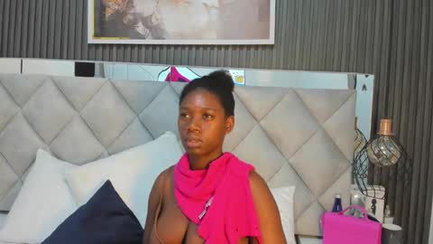 Snapshot of huddah_cam chatting on September 2025 11:04:01 AM huddah online show from September 2025 11:04:01 AM