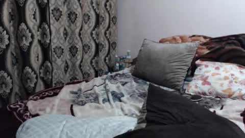 hugeassdevil online show from April 2026 07:58:01 PM