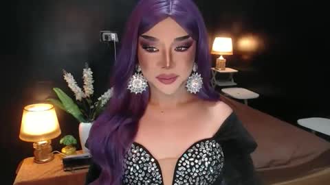 Christine online show from April 2026 01:27:02 PM