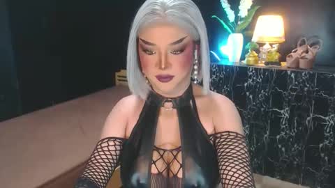 Christine online show from June 2026 06:43:01 PM