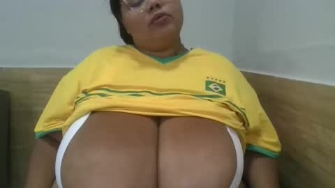 Snapshot of hugenaturalbreasts chatting on February 2026 05:57:02 PM LUCYSANX online show from February 2026 05:57:02 PM