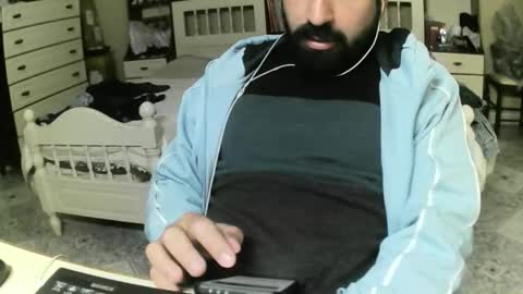 hugeveiny online show from March 2026 12:41:01 PM