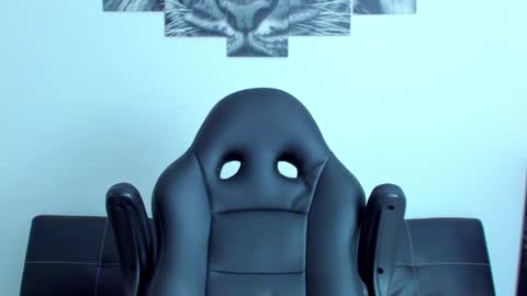 Snapshot of humber_eli chatting on February 2025 12:49:01 AM Eli online show from February 2025 12:49:01 AM