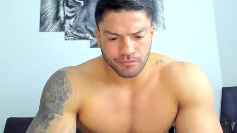 Snapshot of humber_eli chatting on October 2025 01:42:01 AM Eli online show from October 2025 01:42:01 AM