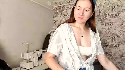 Snapshot of humpygrey chatting on October 2025 08:48:02 AM HumpyGrey online show from October 2025 08:48:02 AM