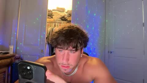 Snapshot of hungkingg22 chatting on March 2026 10:11:01 PM hungkingg22 online show from March 2026 10:11:01 PM