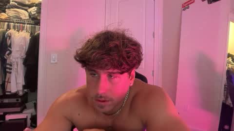 Snapshot of hungkingg22 chatting on April 2026 04:04:01 PM hungkingg22 online show from April 2026 04:04:01 PM