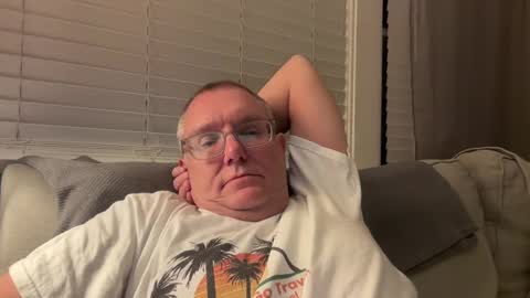 Snapshot of hungron9 chatting on October 2025 05:19:01 AM AARON online show from October 2025 05:19:01 AM