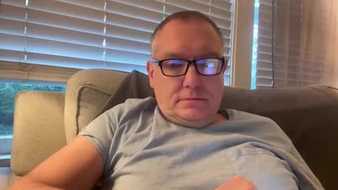 Snapshot of hungron9 chatting on November 2025 01:12:02 PM AARON online show from November 2025 01:12:02 PM