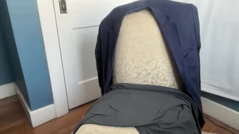 Snapshot of hungron9 chatting on December 2025 03:18:02 PM AARON online show from December 2025 03:18:02 PM