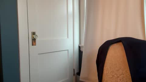 Snapshot of hungron9 chatting on December 2025 01:31:02 PM AARON online show from December 2025 01:31:02 PM