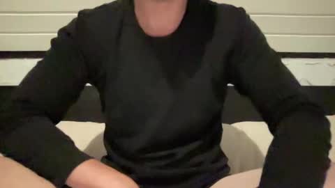 Snapshot of hungwank95 chatting on December 2024 07:53:02 PM hungwank95 online show from December 2024 07:53:02 PM