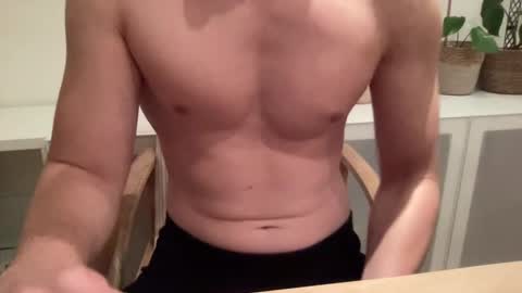 Snapshot of hungwank95 chatting on January 2025 06:26:01 PM hungwank95 online show from January 2025 06:26:01 PM