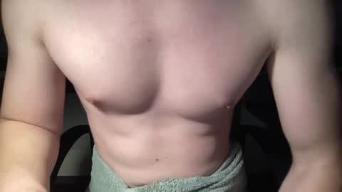 Snapshot of hungwank95 chatting on November 2025 07:58:01 PM hungwank95 online show from November 2025 07:58:01 PM