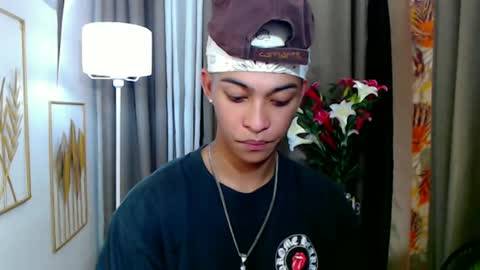 Snapshot of hunk_edward chatting on June 2026 06:27:02 AM hunk_edward online show from June 2026 06:27:02 AM