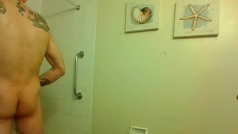 Snapshot of hunkwithglasses chatting on January 2026 01:09:02 AM Wh8teboi online show from January 2026 01:09:02 AM