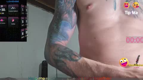 Snapshot of hunkwithglasses chatting on February 2026 03:33:01 AM Wh8teboi online show from February 2026 03:33:01 AM