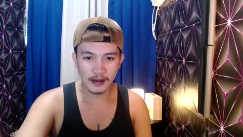 hunkylloyd online show from December 2024 04:34:01 AM