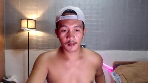 hunkylloyd online show from February 2026 03:03:02 AM