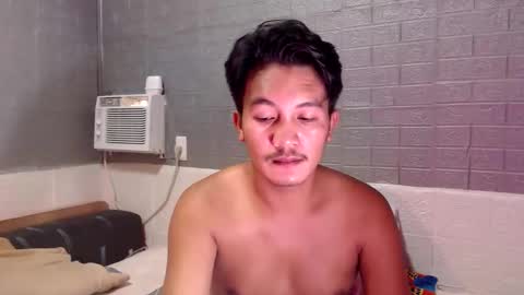 hunkylloyd online show from April 2026 11:13:01 PM