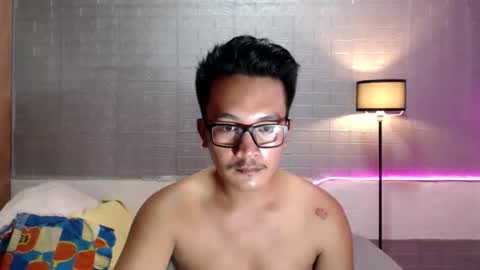 hunkylloyd online show from May 2026 07:03:01 AM